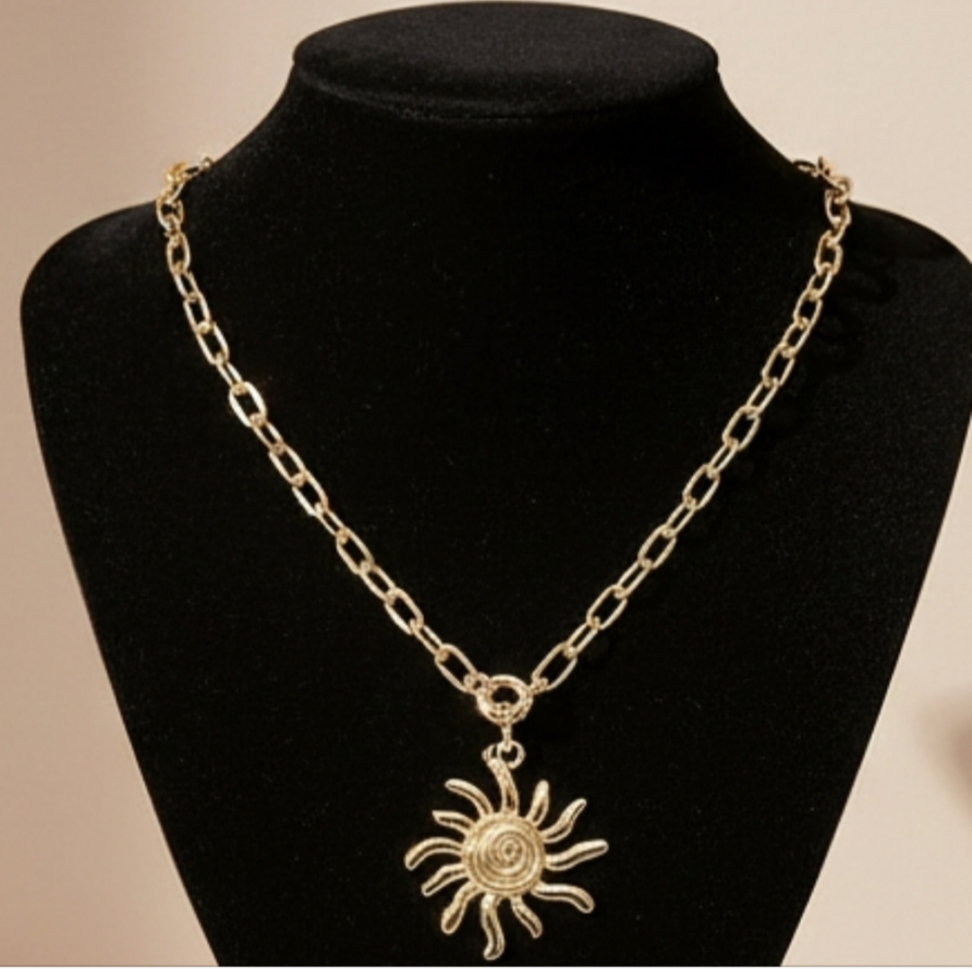 Metal Spiral Sun Pendant Paperclip Chain Necklace