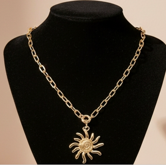 Metal Spiral Sun Pendant Paperclip Chain Necklace