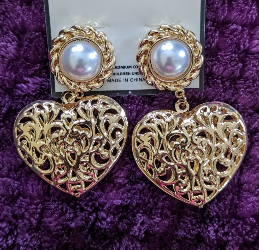 2-Tier Filigree Heart Shaped Pearl Drop Earrings