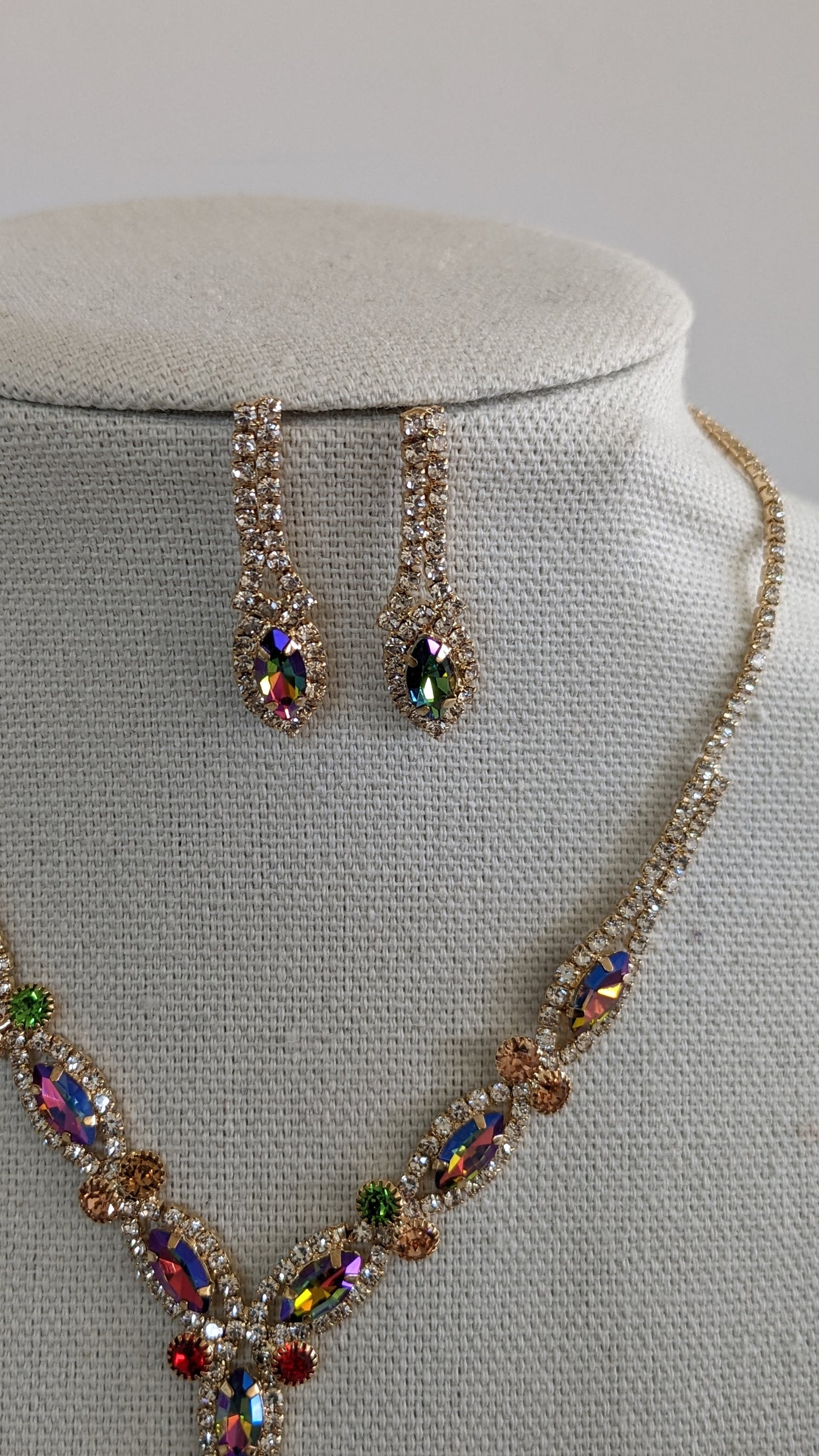Marquise Rhinestone Crystal Cluster V-Shape Bib Necklace Set: Rainbow